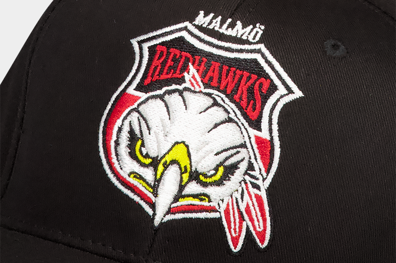 Flat brim snap back logo